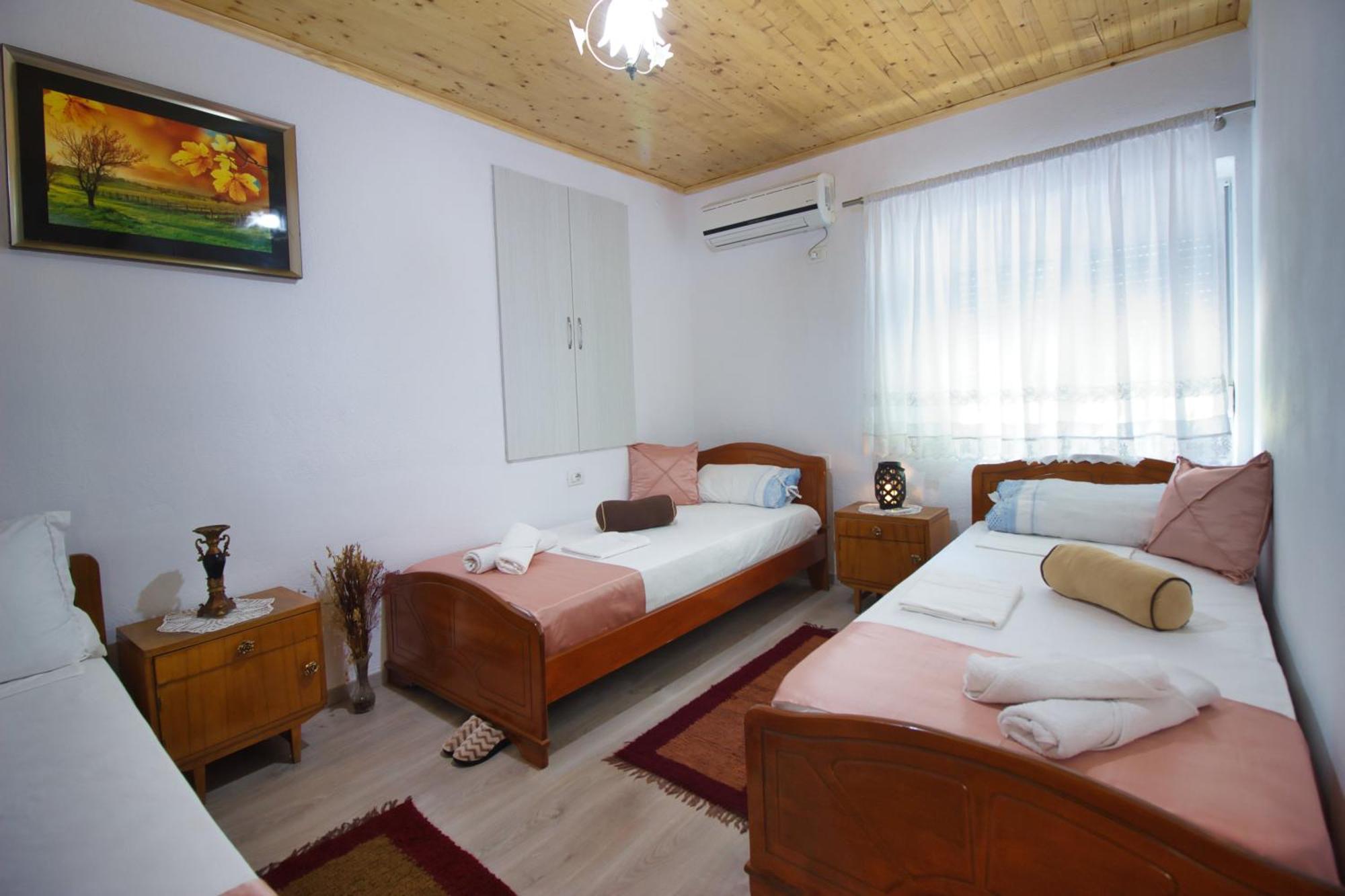 Guest House Denis Gjirokastër Exteriér fotografie